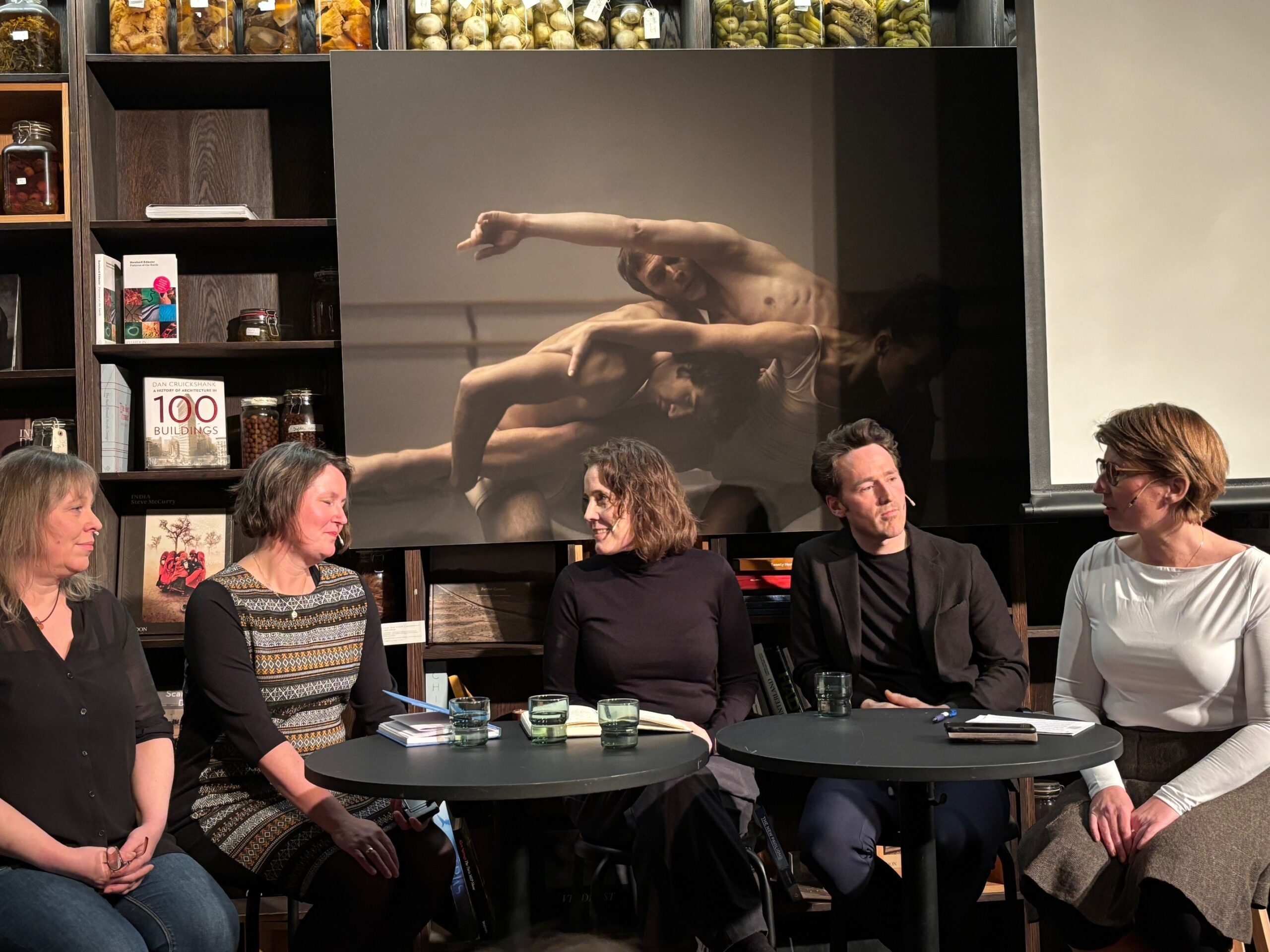 Paneldeltakerne 10. mars på Litteraturhuset